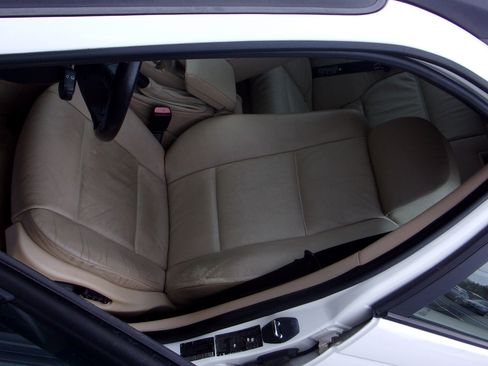 Used 2000 BMW 323i image 24