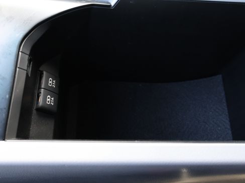 Used 2018 Toyota Camry XLE image 31