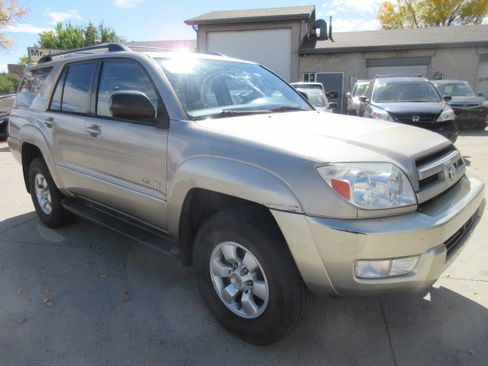 Used 2004 Toyota 4Runner SR5 image 2