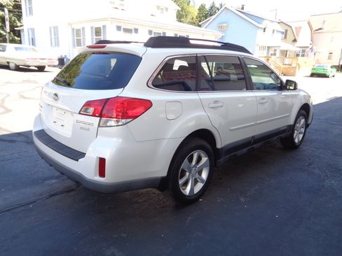 Used 2013 Subaru Outback 2.5i Premium image 2