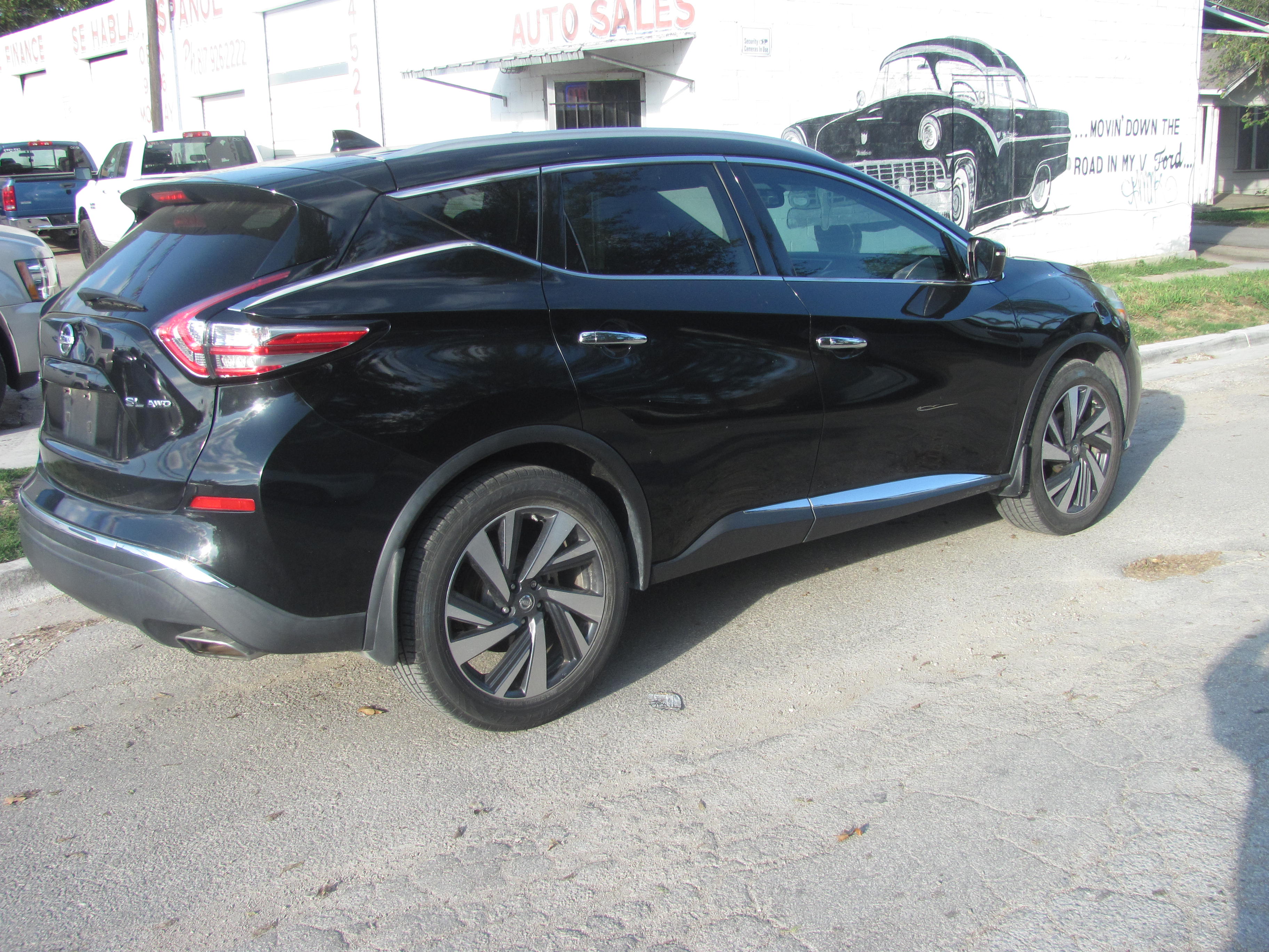 Used 2016 Nissan Murano AWD image 2