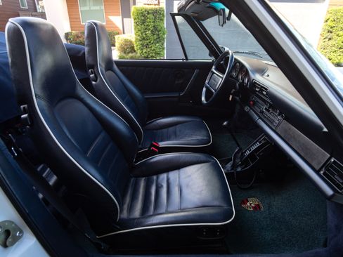 Used 1988 Porsche 911 Carrera image 24