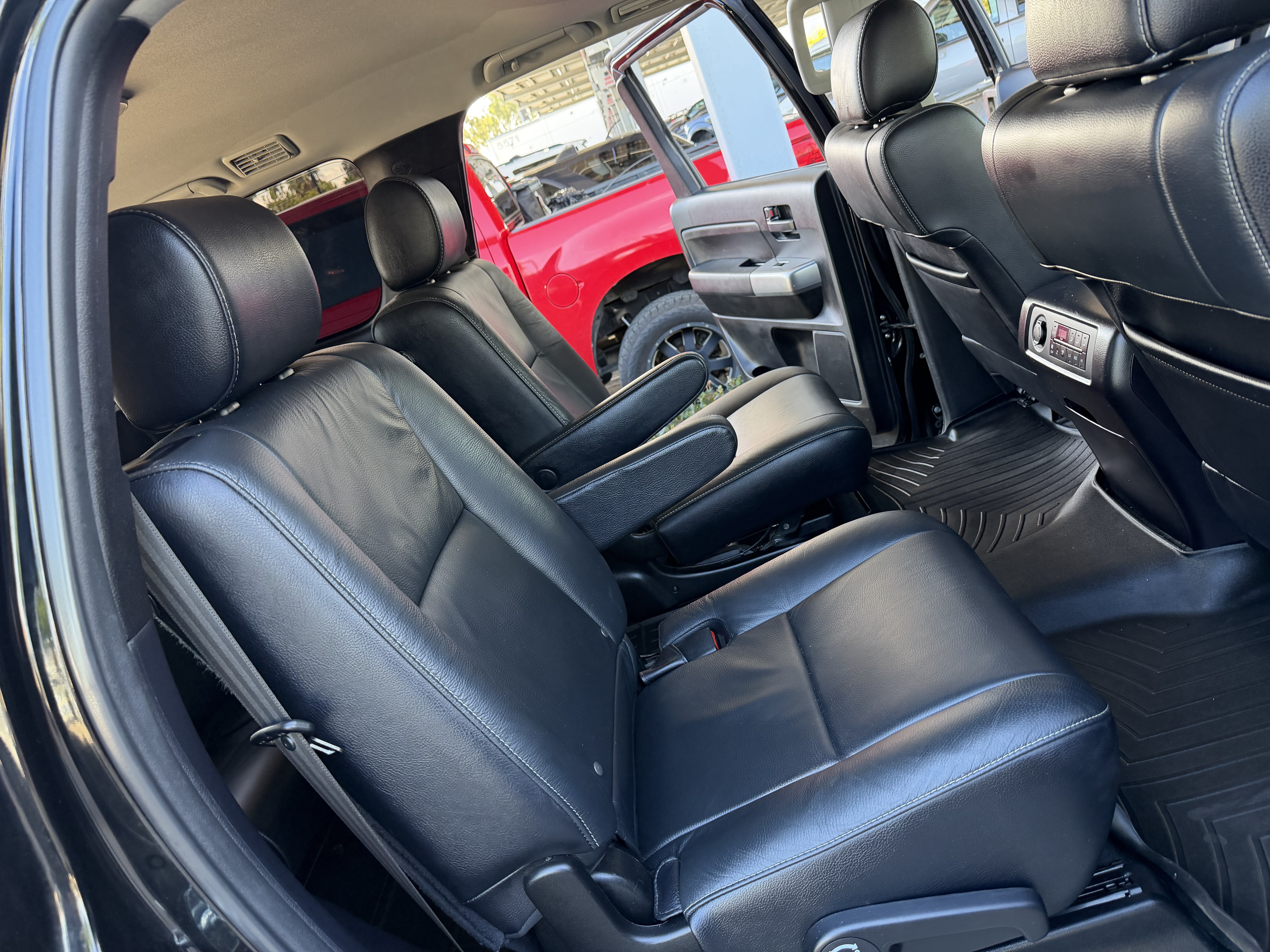 Used 2018 Toyota Sequoia TRD Sport AWD/4WD image 27