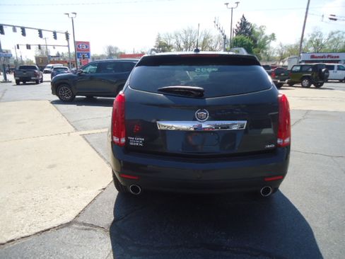 Used 2015 Cadillac SRX image 2