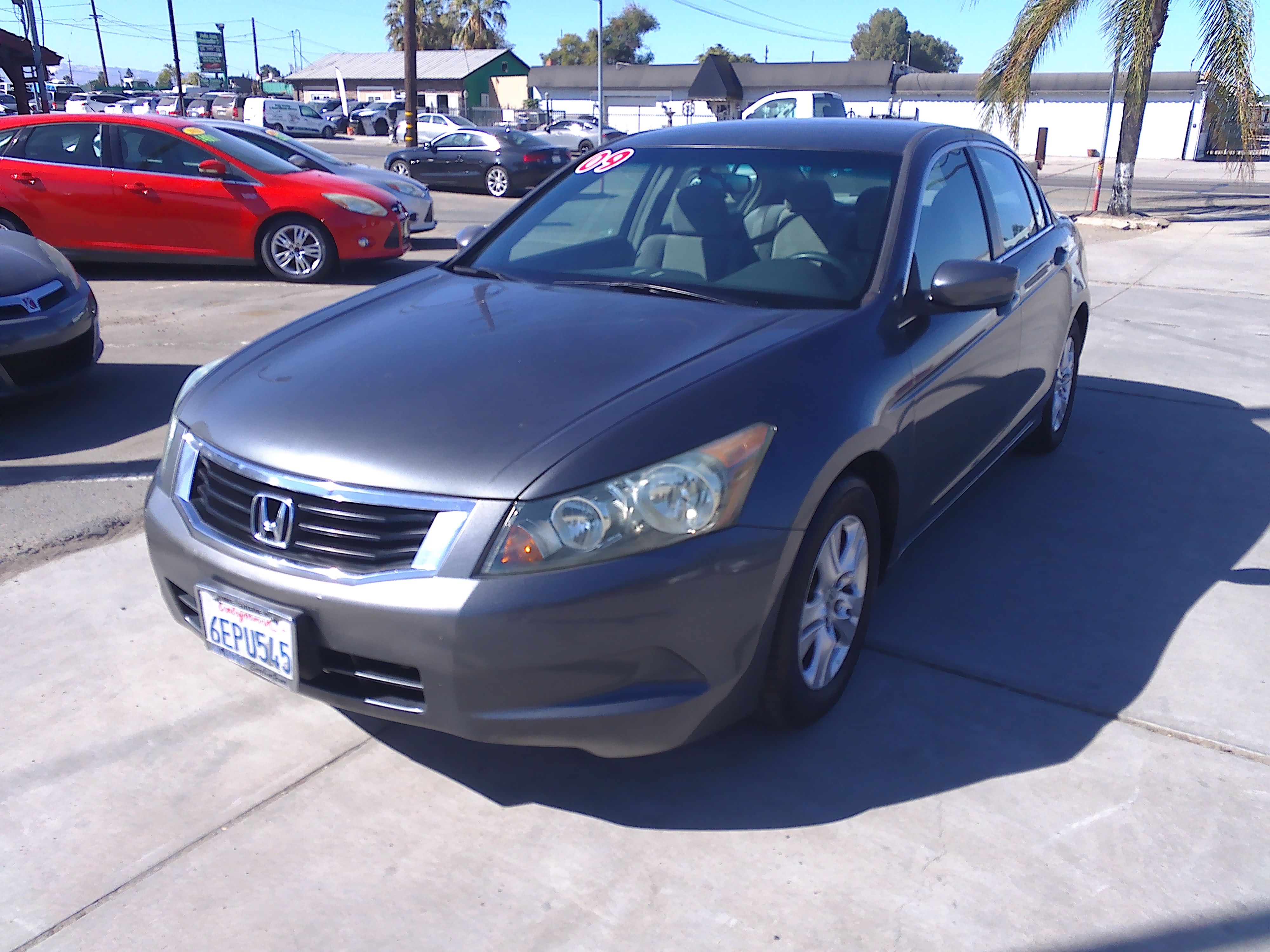 Used 2009 Honda Accord LX-P Sedan image 2
