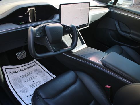 Used 2022 Tesla Model S image 5