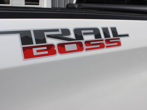 Used 2020 Chevrolet Silverado 1500 LT Trail Boss image 22