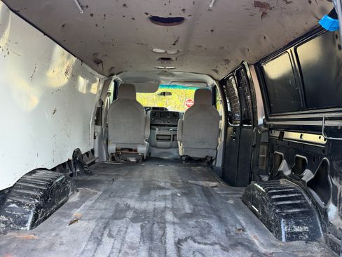 Used 2009 Ford E-150 and Econoline 150 UNAVAIL RWD image 9