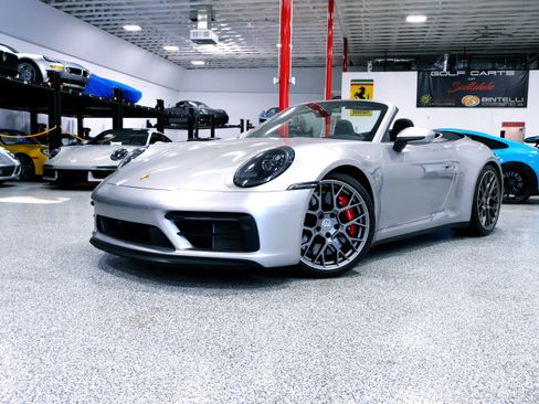 Used 2024 Porsche 911 Carrera GTS image 3