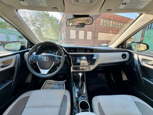 Used 2018 Toyota Corolla image 11