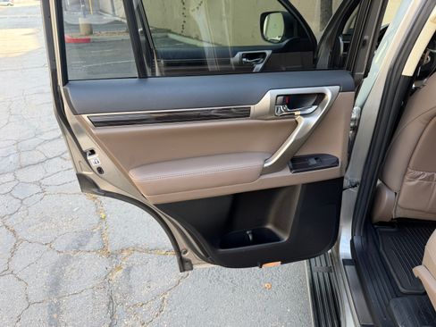 Used 2020 Lexus GX 460 Premium image 25