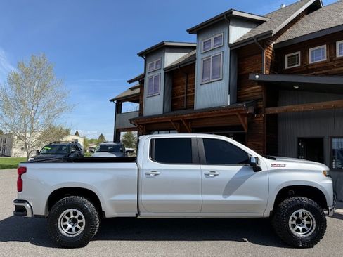 Used 2020 Chevrolet Silverado 1500 4x4 Crew Cab LT image 7