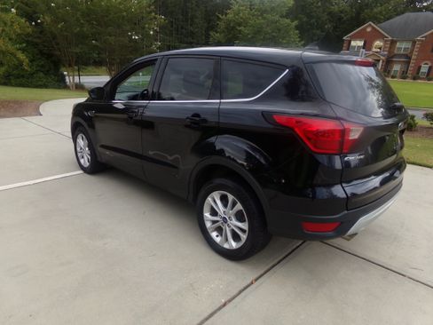 Used 2019 Ford Escape 4WD SE image 3