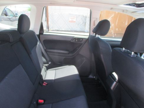 Used 2018 Subaru Forester 2.5i Premium AWD/4WD image 14