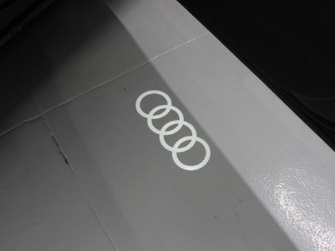 Used 2025 Audi Q4 e-tron Premium RWD image 40