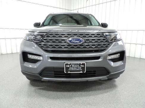 Used 2023 Ford Explorer XLT image 7
