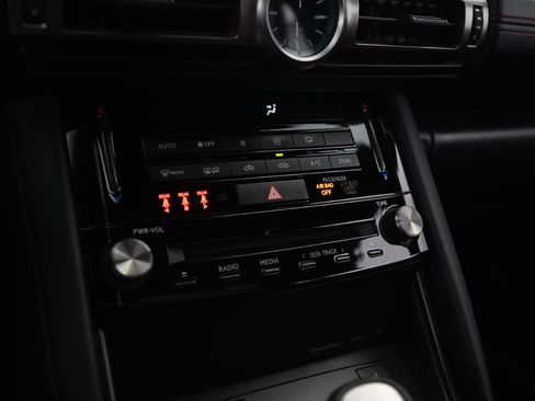 Used 2022 Lexus IS 300 image 28