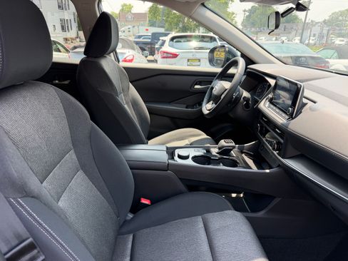 Used 2026 Nissan Rogue AWD SV image 17