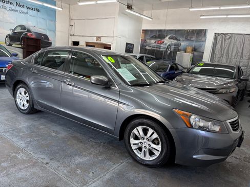 Used 2010 Honda Accord LX-P Sedan image 10