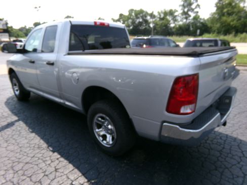 Used 2011 RAM 1500 4x4 Quad Cab image 3