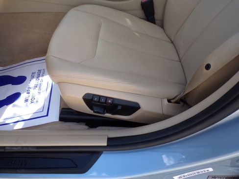 Used 2014 BMW 320i image 10