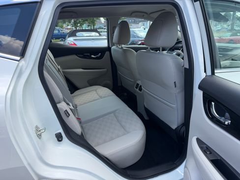Used 2022 Nissan Rogue Sport AWD SV image 20