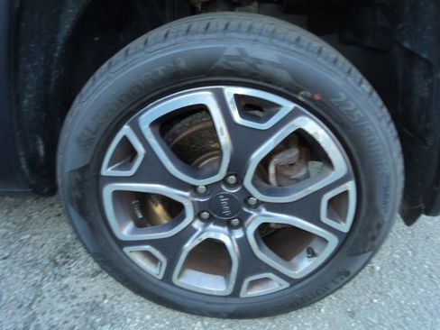 Used 2016 Jeep Renegade Limited image 4