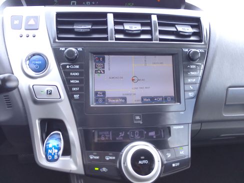 Used 2012 Toyota Prius V Five image 15