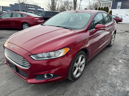 Used 2016 Ford Fusion SE image 3