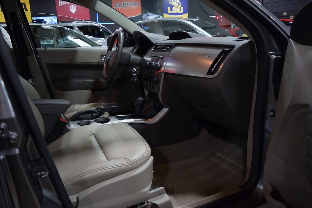 Used 2009 Ford Focus SEL Sedan FWD image 21