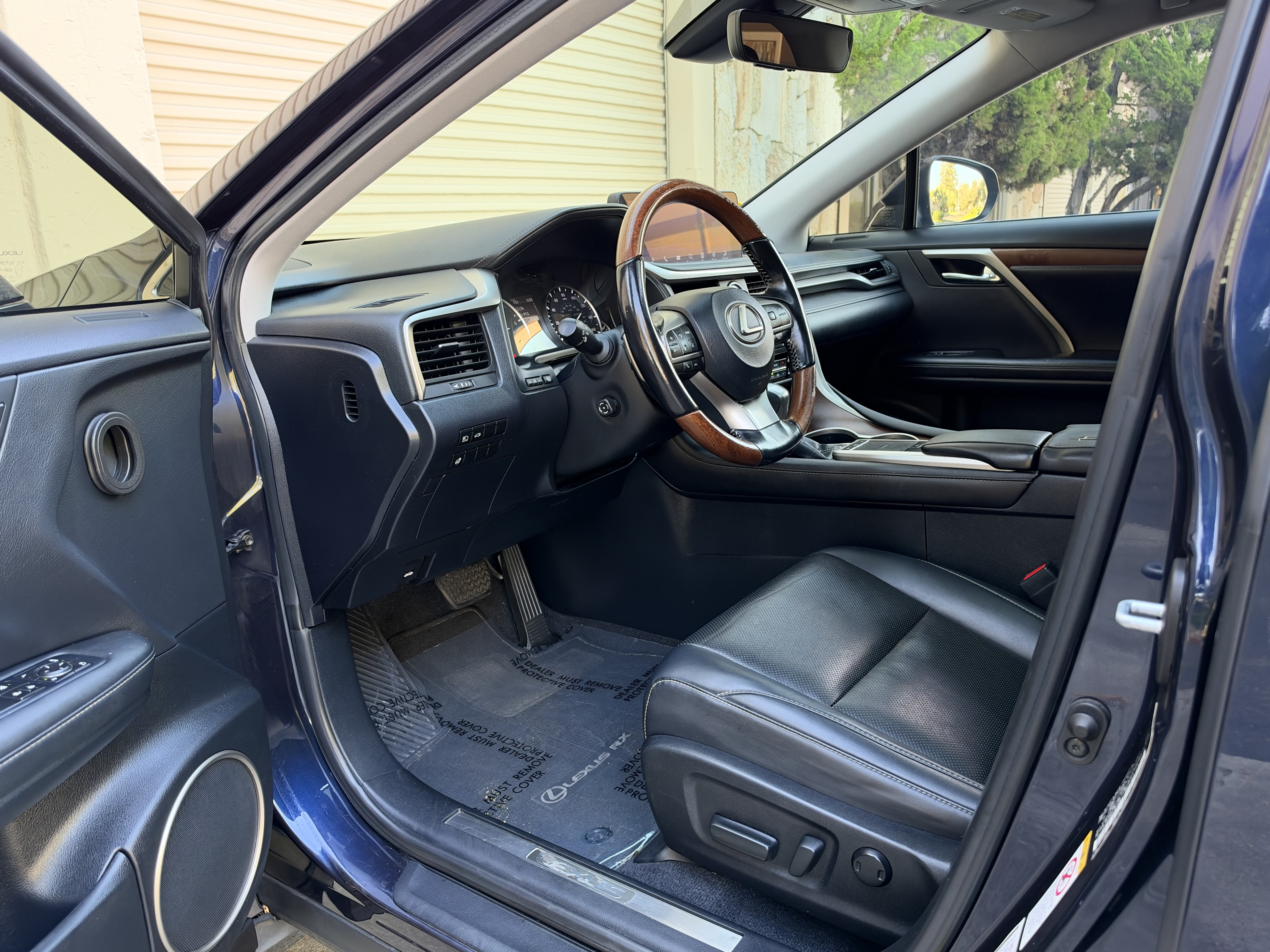 Used 2020 Lexus RX 350L FWD w/ Premium Package image 9