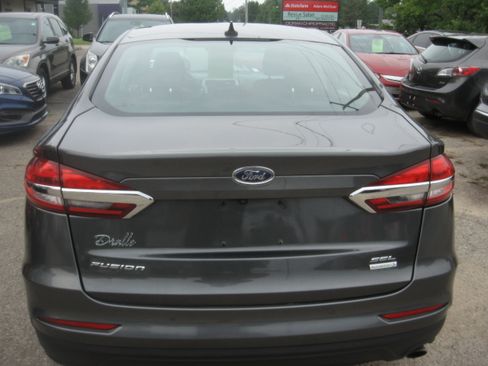 Used 2019 Ford Fusion SEL FWD image 5