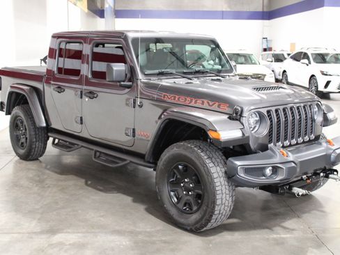 Used 2021 Jeep Gladiator Mojave AWD/4WD image 2