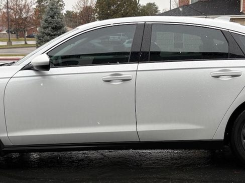 Used 2023 Honda Accord EX image 4