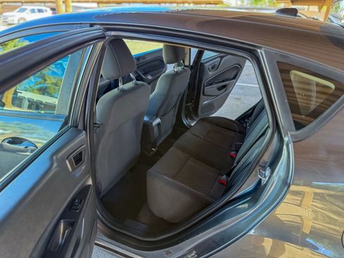 Used 2019 Ford Fiesta SE image 9