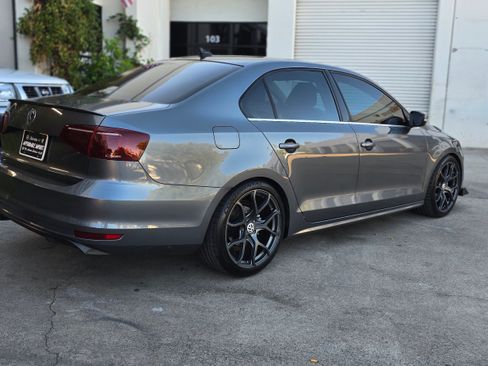 Used 2017 Volkswagen Jetta SE image 7