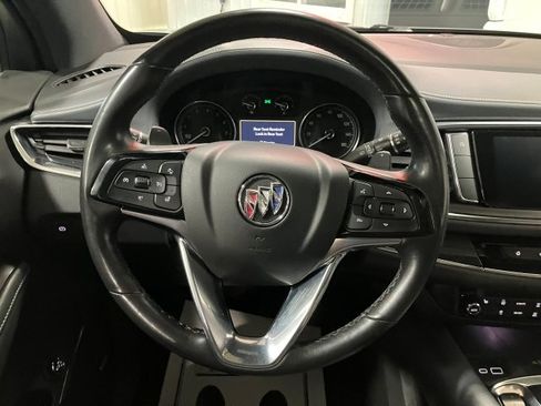 Used 2023 Buick Enclave Essence image 25