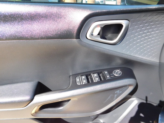 Used 2021 Kia Soul GT-Line FWD image 10