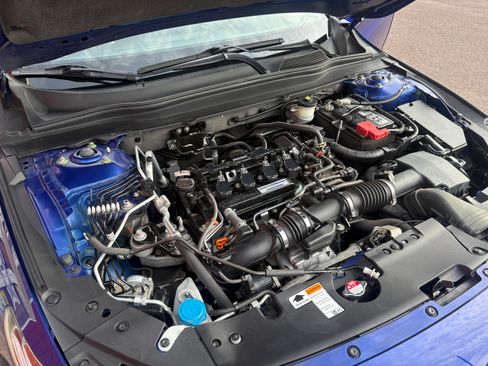 Used 2018 Honda Accord Sport image 9