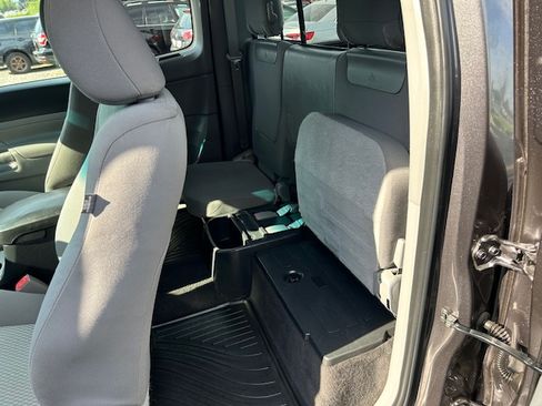 Used 2013 Toyota Tacoma 4x4 Access Cab image 15