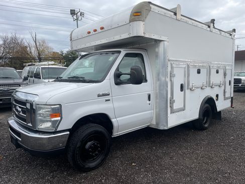 Used 2014 Ford E-350 and Econoline 350 image 1