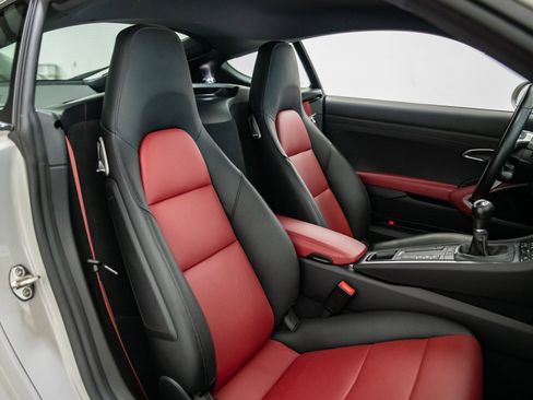 Used 2023 Porsche 718 Cayman image 13