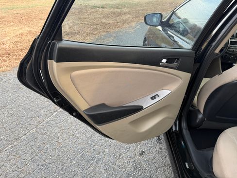 Used 2016 Hyundai Accent SE image 31