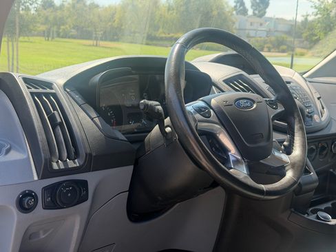 Used 2019 Ford Transit 250 148 Low Roof RWD image 6
