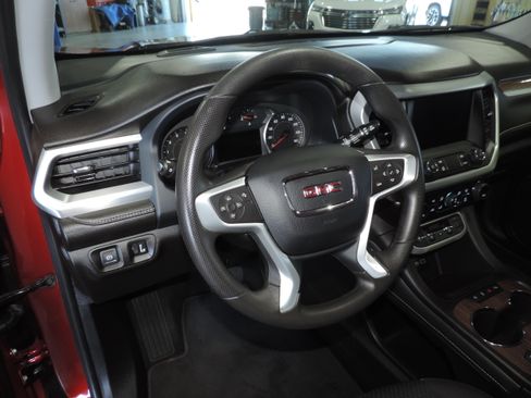 Used 2023 GMC Acadia SLE image 31