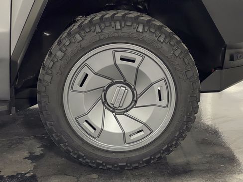 Used 2023 Cadillac Escalade Platinum Luxury image 18