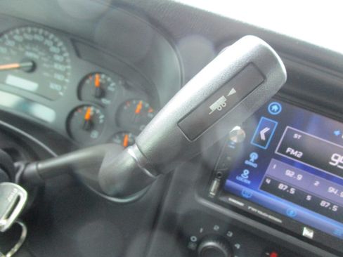 Used 2005 Chevrolet Silverado 1500 2WD Regular Cab image 36