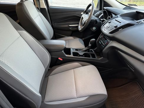 Used 2017 Ford Escape SE image 12