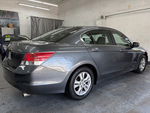 Used 2010 Honda Accord LX-P Sedan image 6
