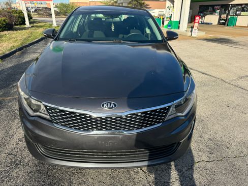 Used 2018 Kia Optima LX image 2